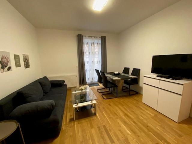 Paky Appartements 00322 Bruck an der Leitha Exteriér fotografie